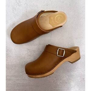 No6 Clogs